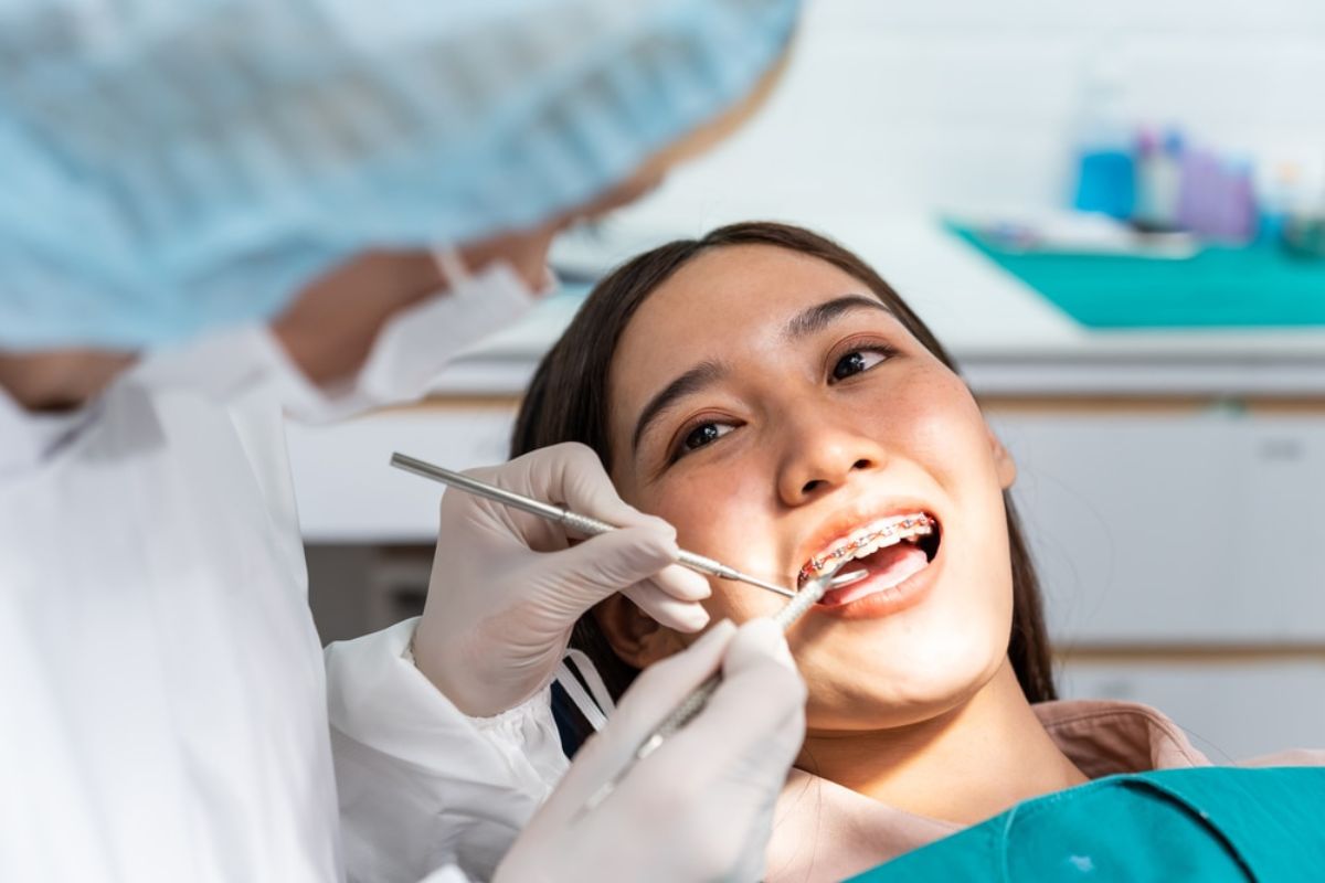Featured image for “What to Expect During Your First Visit to the Orthodontist”
