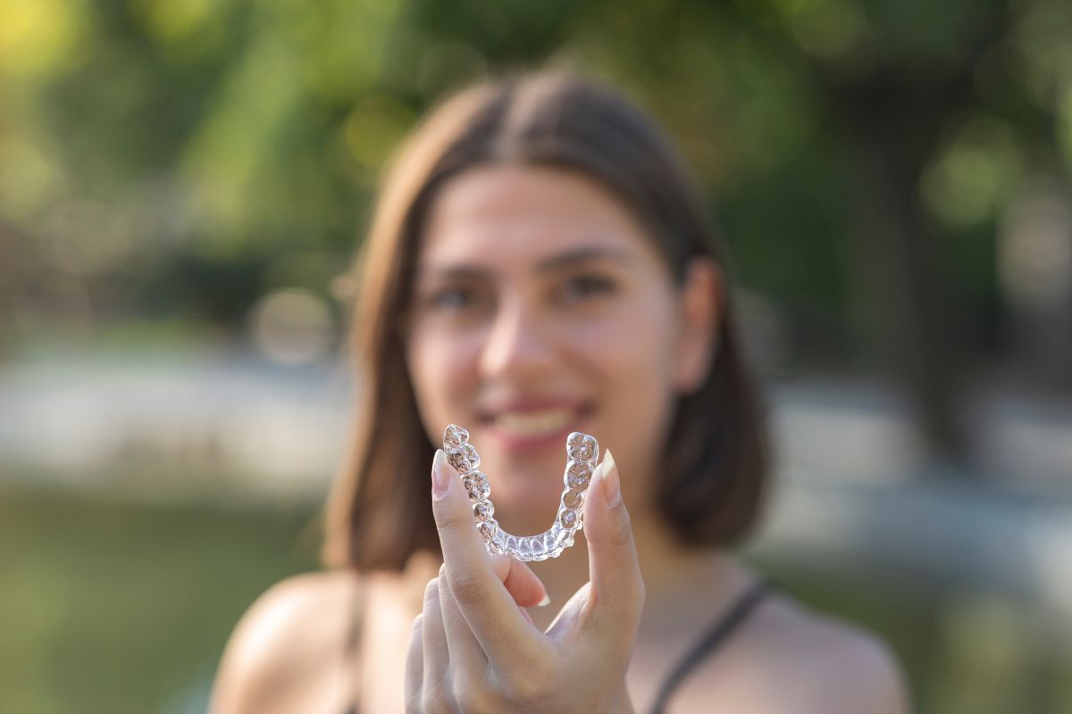 Featured image for “The Benefits of Choosing Invisalign for Smile Alignment”